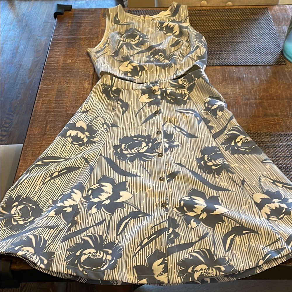 Floral Sleeveless Dress - Blue gray and White